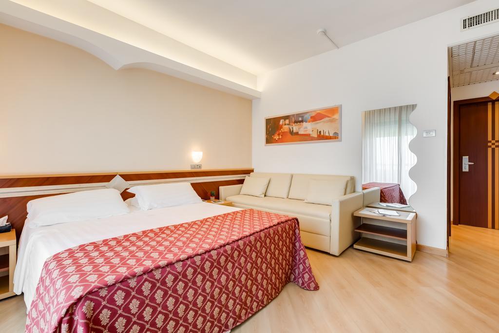 Hotel Europa Beach Village جوليانوفا المظهر الخارجي الصورة